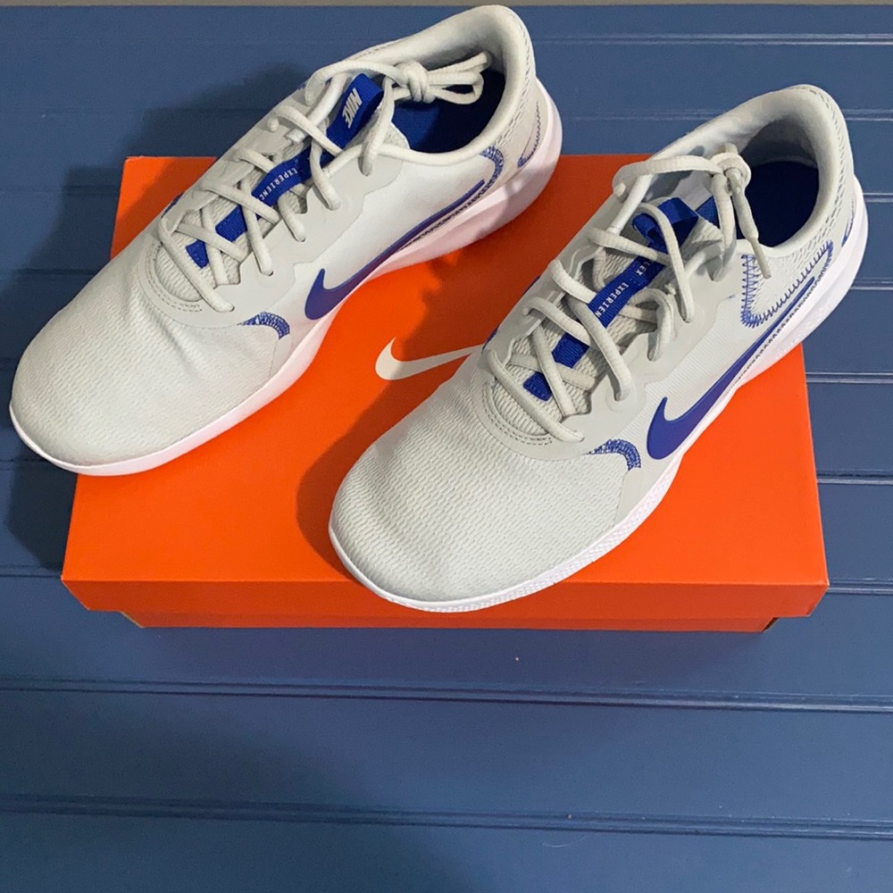 NWT Nike Flex Experience RN 9